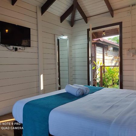 Waterscape Beach Resort Vagator Exterior photo