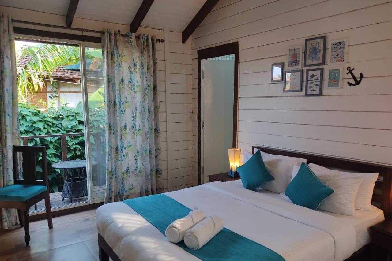 Waterscape Beach Resort Vagator Room photo